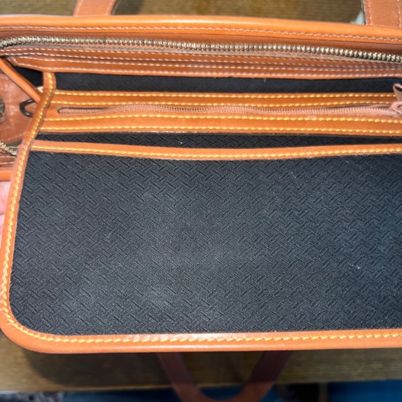 Dooney & Bourke East West Tote All Weather Leather Pebbled British Tan Vintage - Picture 11 of 16